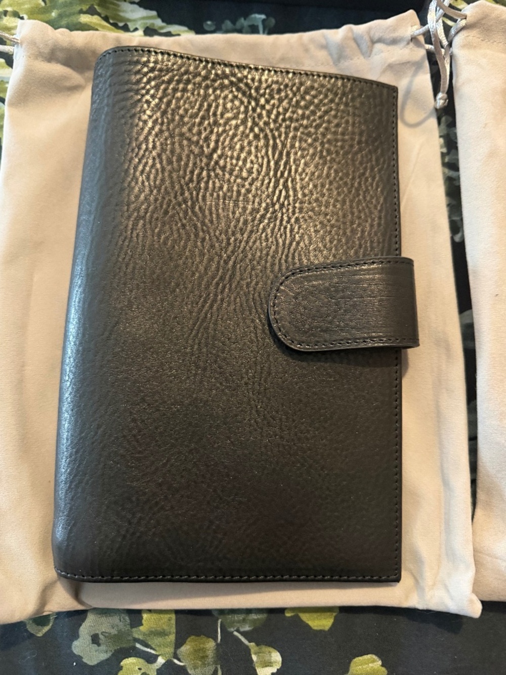 Moterm Standard Companion in Black-Honey